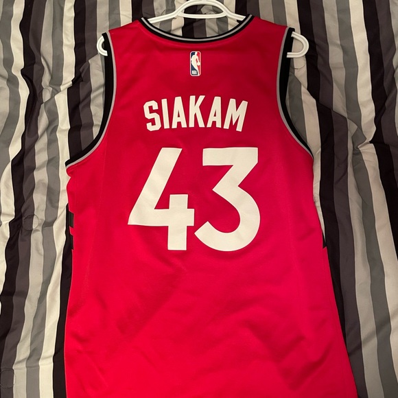 Pascal Siakam Jersey - Picture 2 of 3